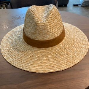 Straw fedora